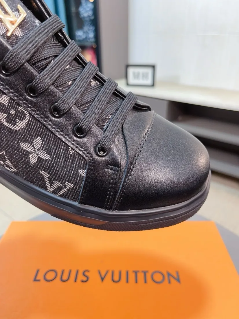 Men's shoes💰400🌹🌹[LV]🌹High-end men's shoes brand: Official website 1:1 Latest masterpiece: The upper is made of Italian imported first-layer cowhide with special materials➕Full genuine leather lining🔥, making walking more convenient and comfortable! Exclusive new style, stunning work [color]! Create a fashionable personality to set off your uniqueness! A must-have for trendy men! Classic🔥Number: 38-44